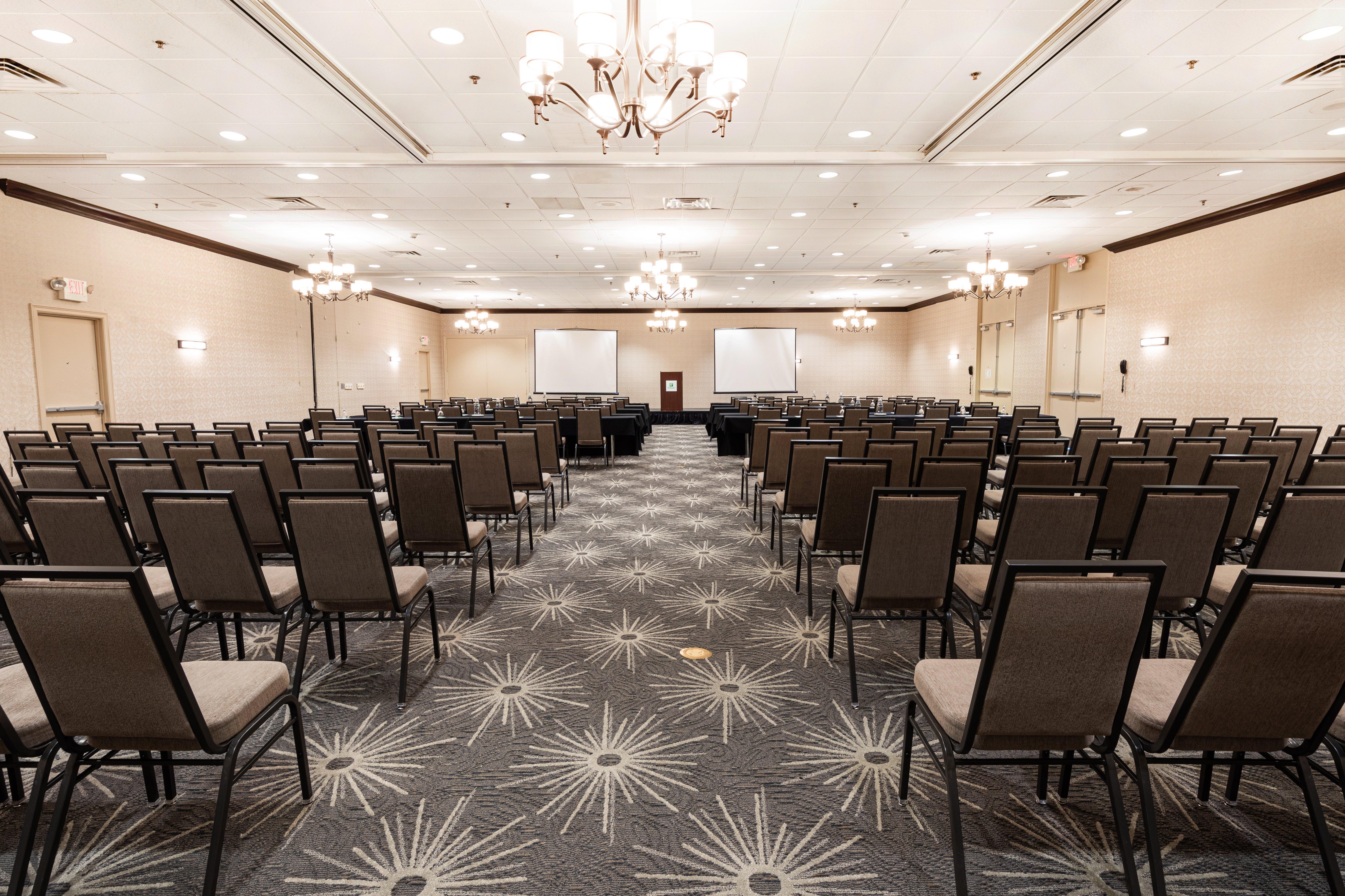 Отель Hilton St. Louis Airport Woodson Terrace Экстерьер фото