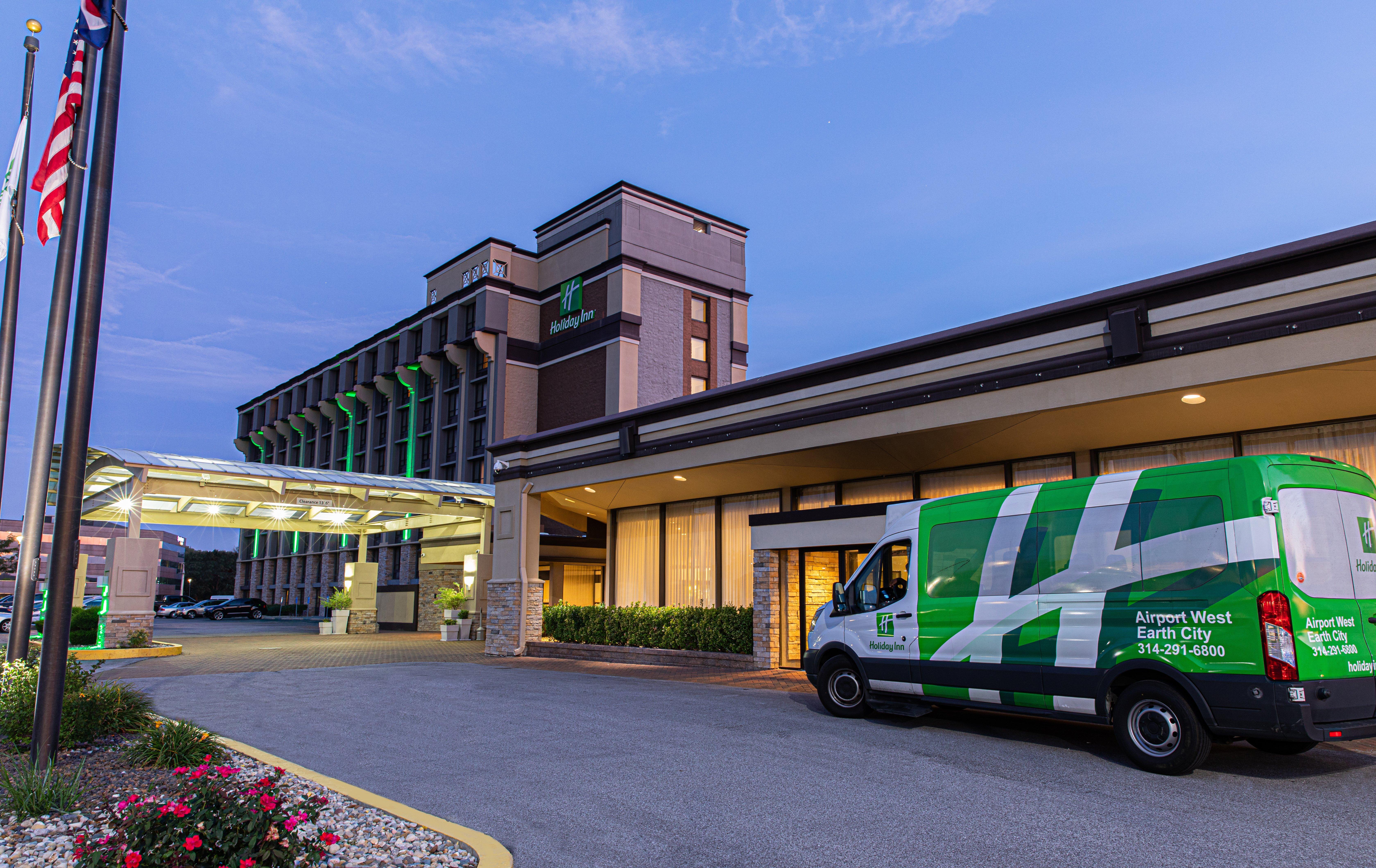 Отель Hilton St. Louis Airport Woodson Terrace Экстерьер фото