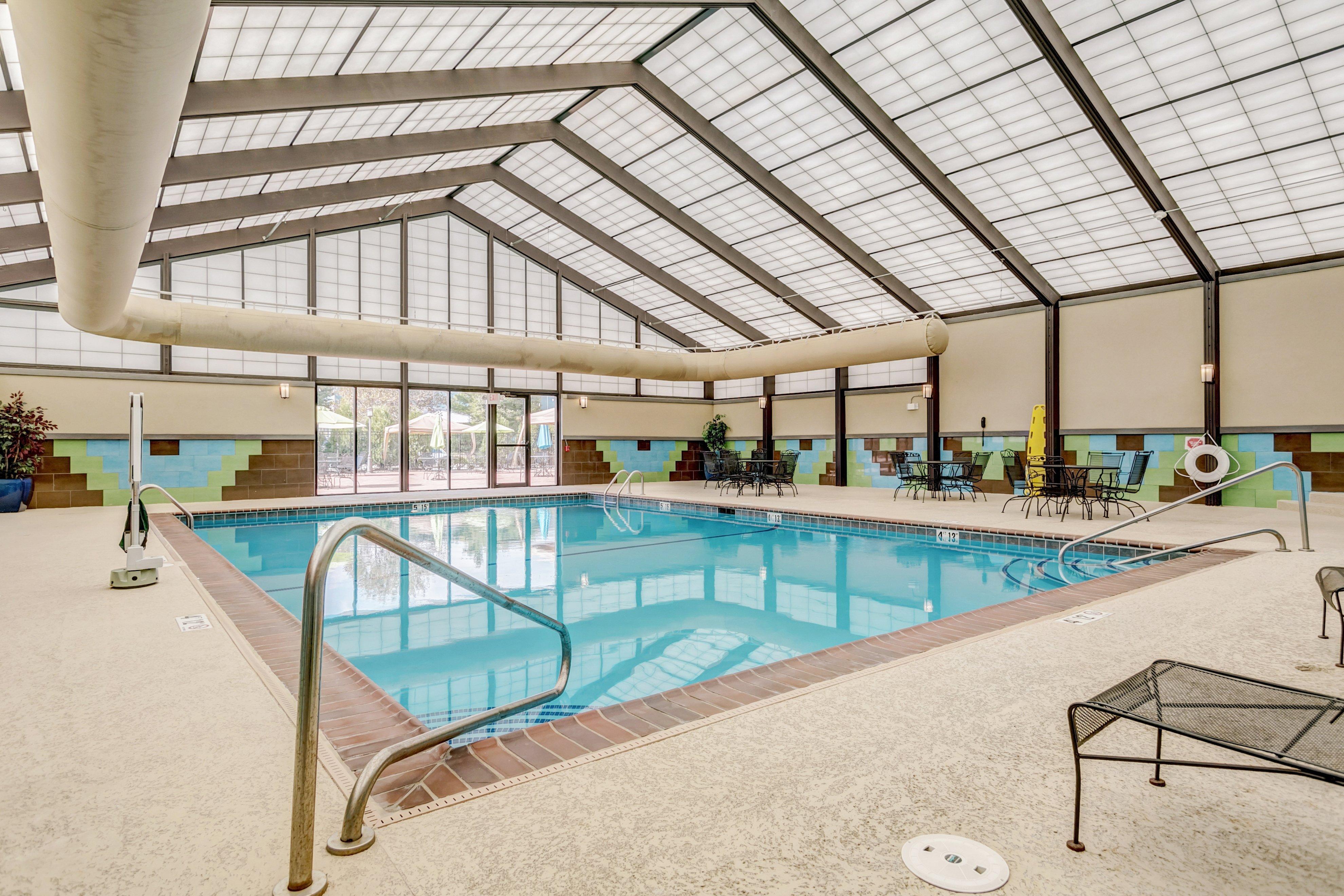 Отель Hilton St. Louis Airport Woodson Terrace Экстерьер фото