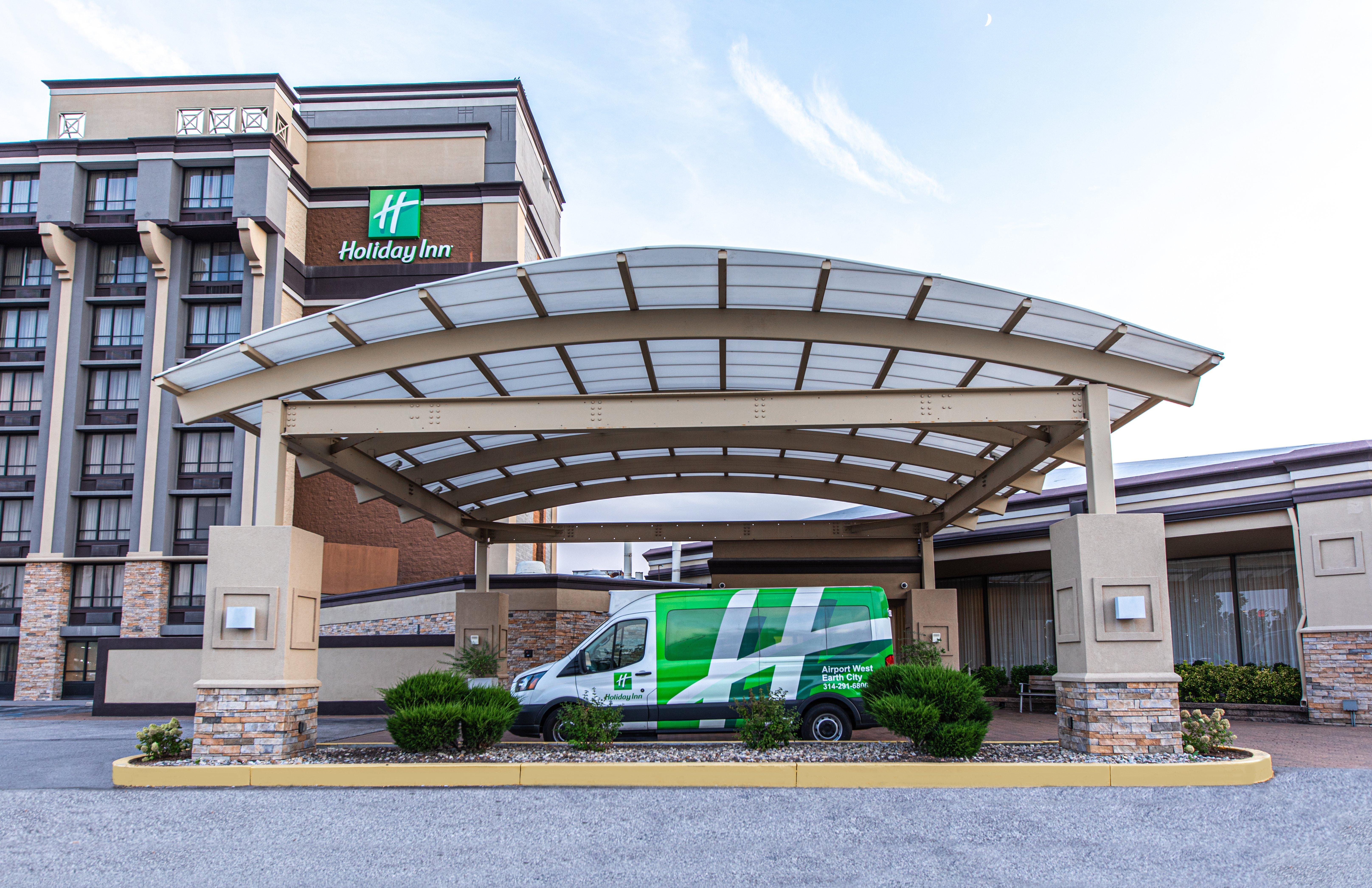 Отель Hilton St. Louis Airport Woodson Terrace Экстерьер фото