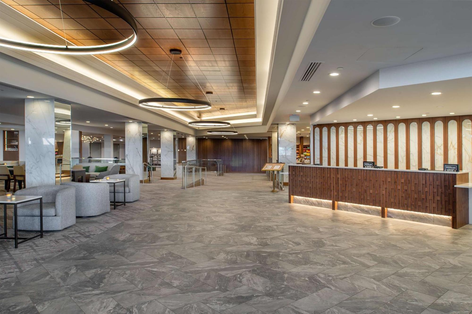 Отель Hilton St. Louis Airport Woodson Terrace Экстерьер фото